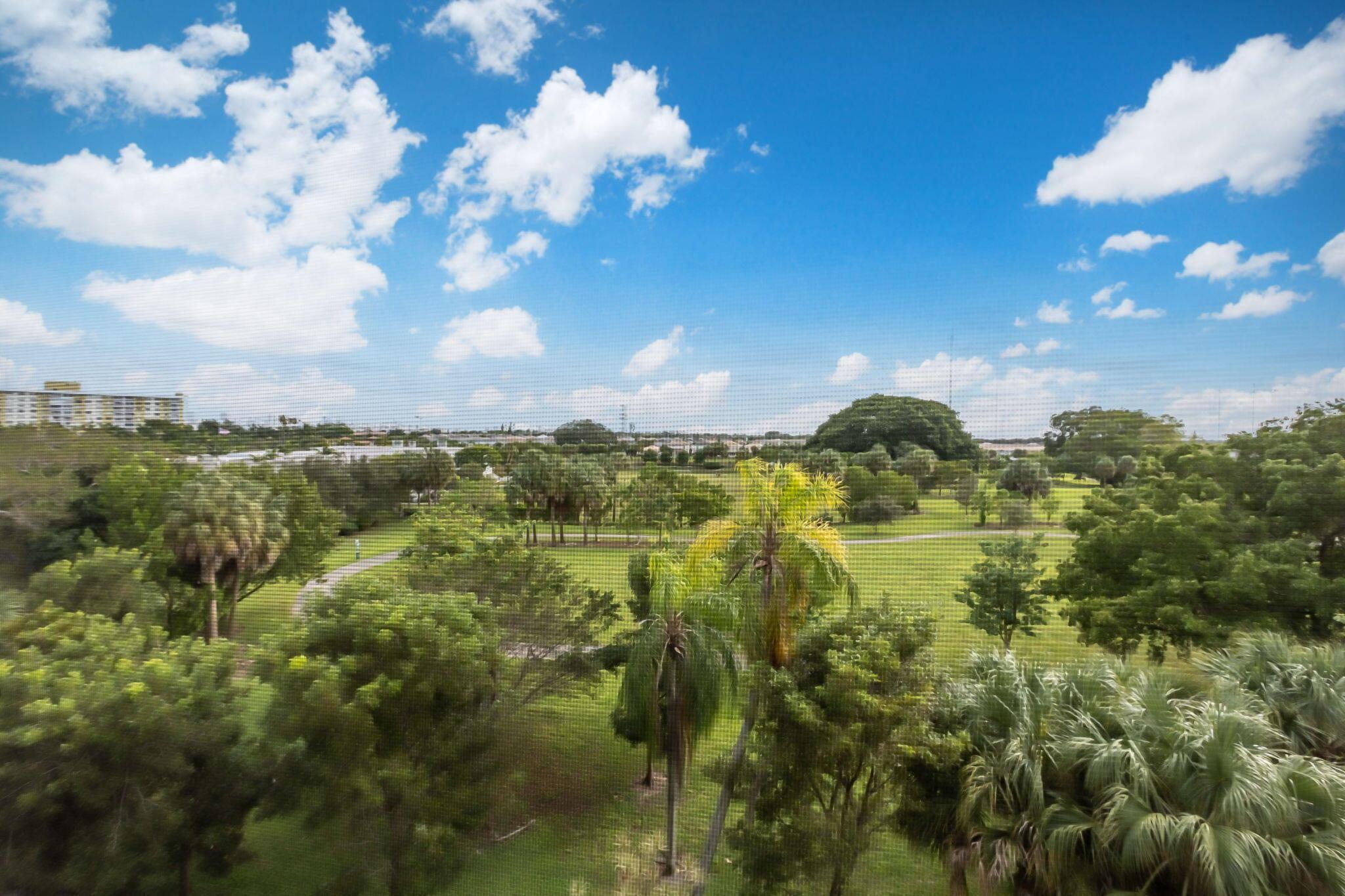 HILLCREST COUNTRY CLUB AP - Residential