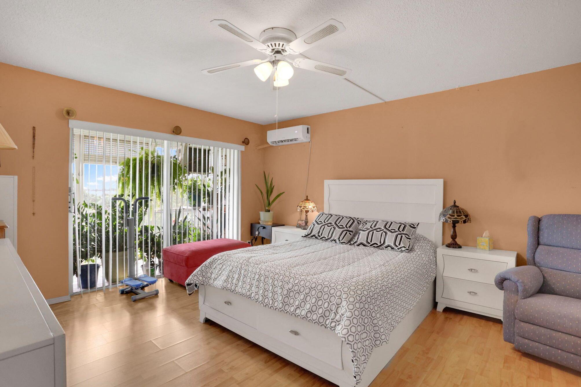 HILLCREST COUNTRY CLUB AP - Residential