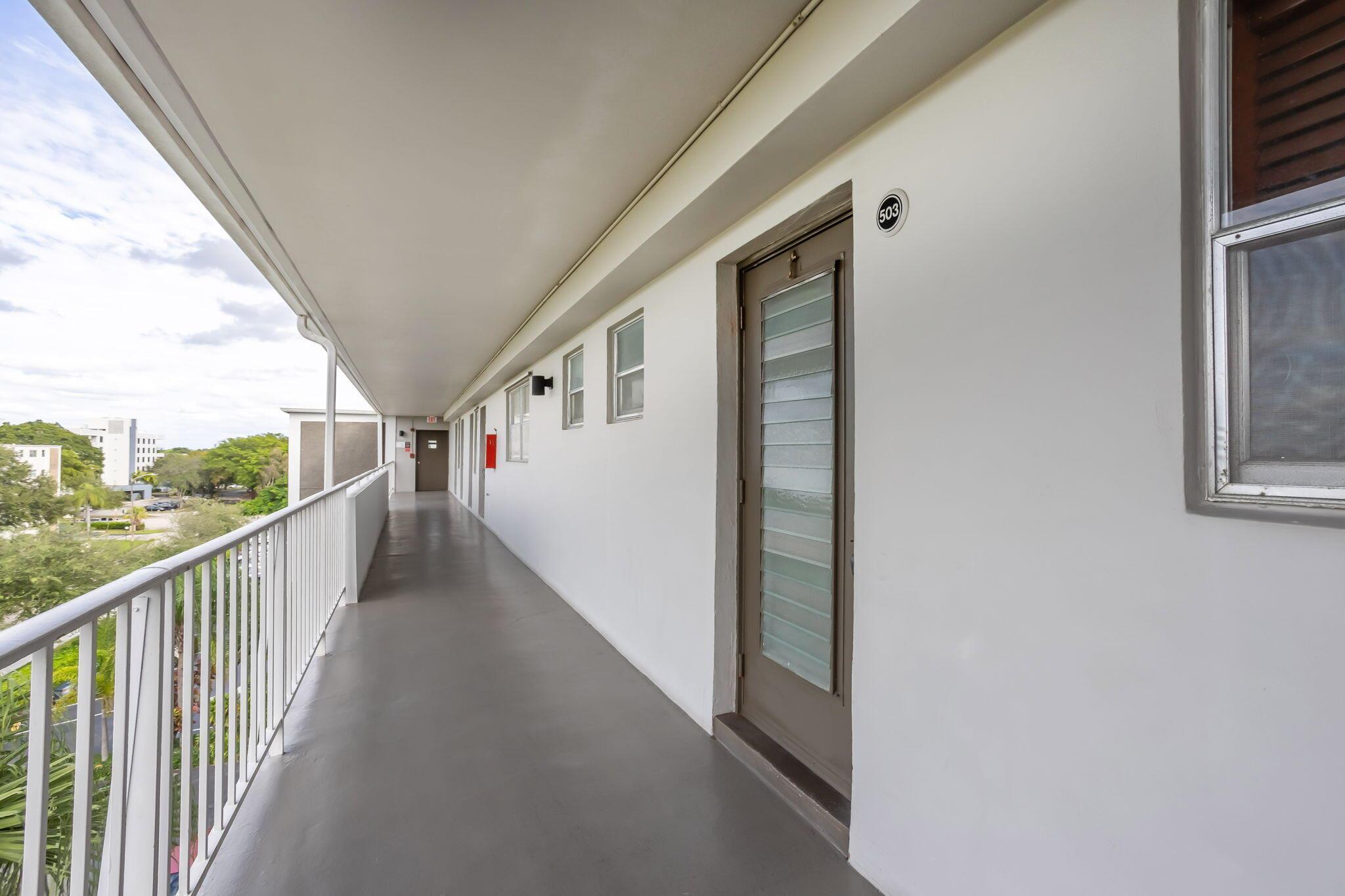 HILLCREST COUNTRY CLUB AP - Residential