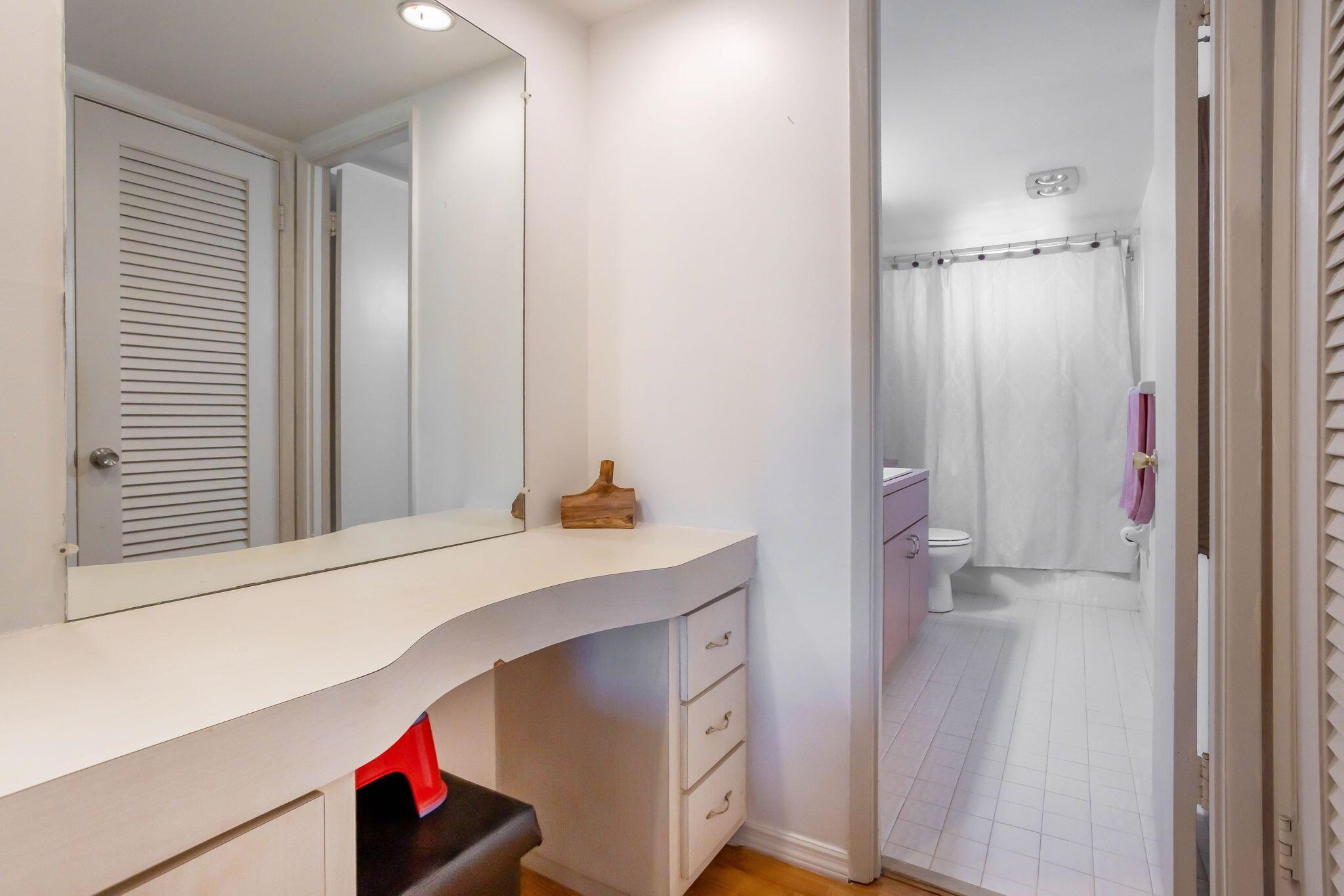 HILLCREST COUNTRY CLUB AP - Residential