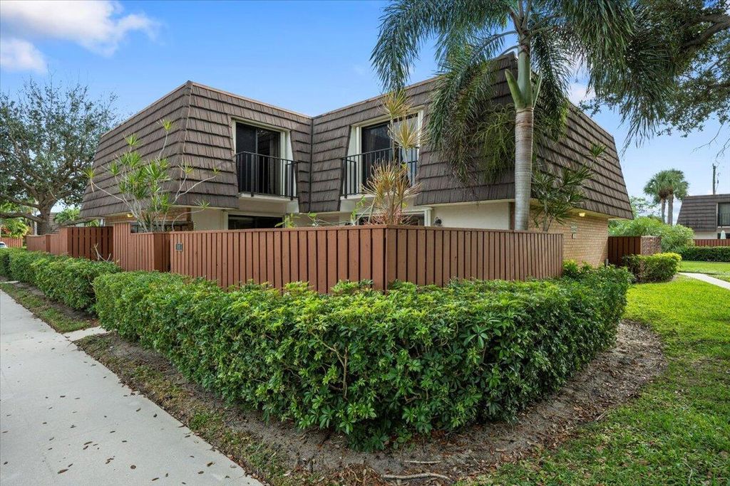 Photo of 1921 19th Court, Jupiter, FL 33477 (MLS # R11086193)