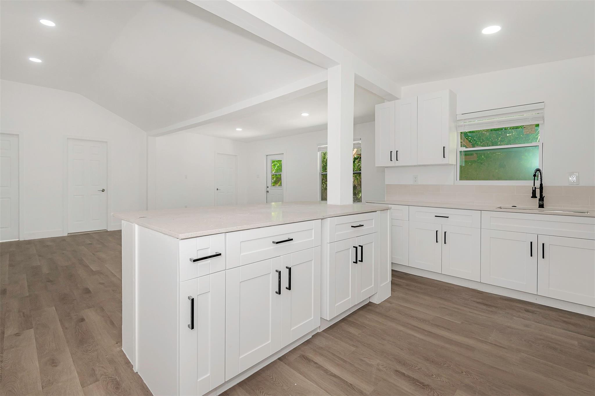 North Hollywood 4-1 B - Residential Income