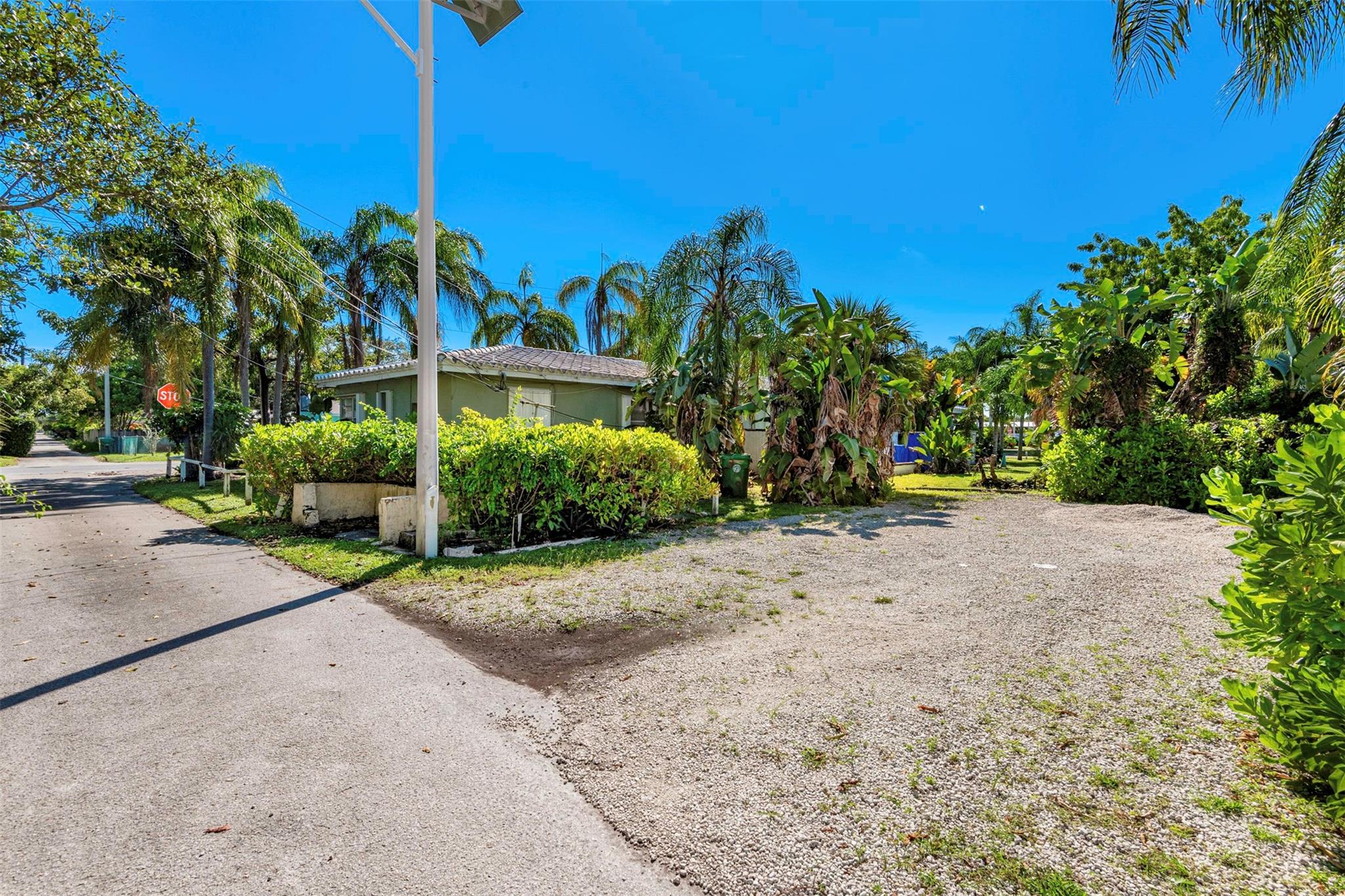 North Hollywood 4-1 B - Residential Income