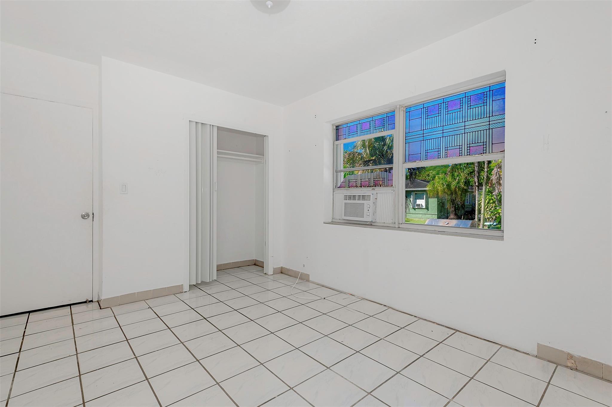 North Hollywood 4-1 B - Residential Income