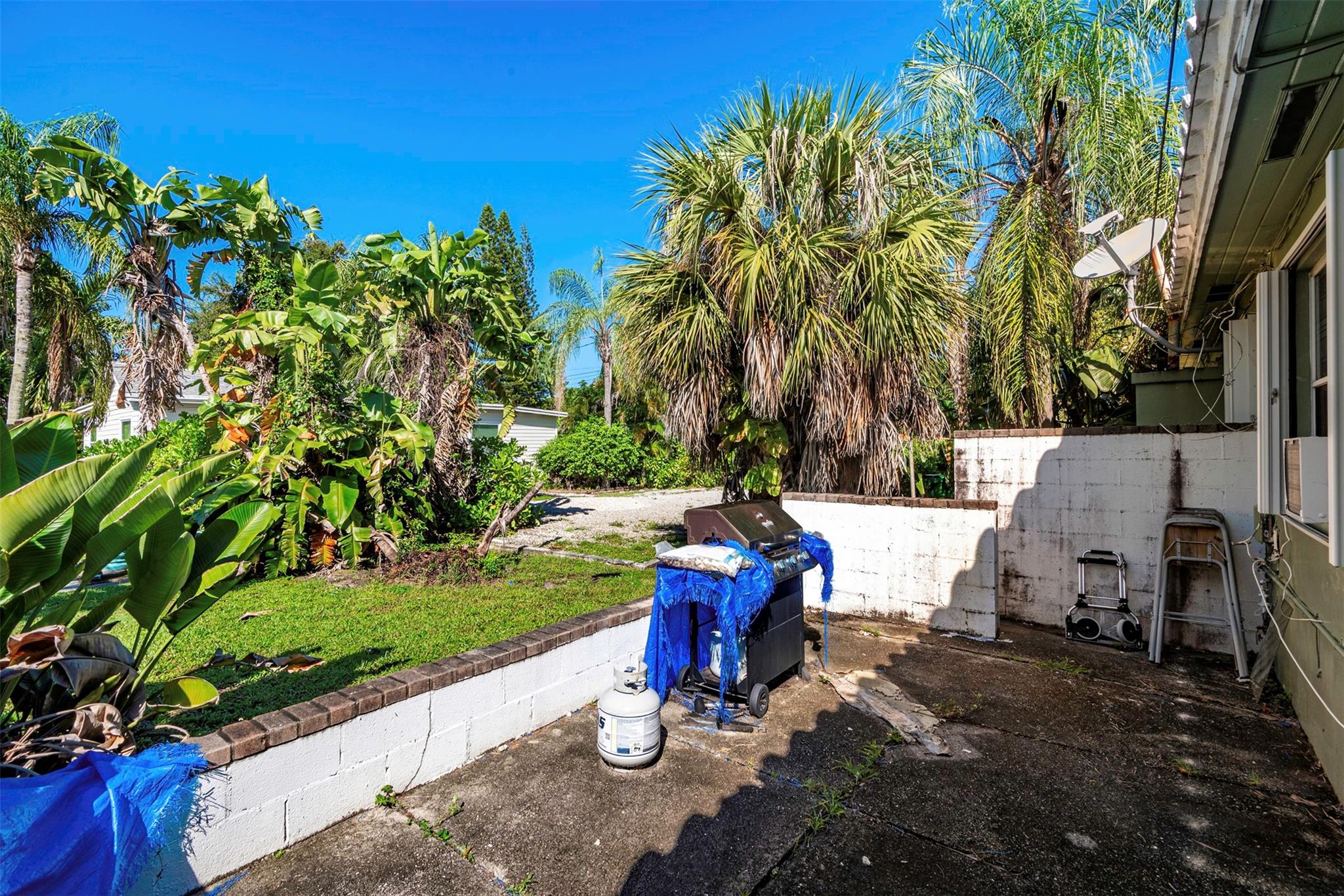 North Hollywood 4-1 B - Residential Income