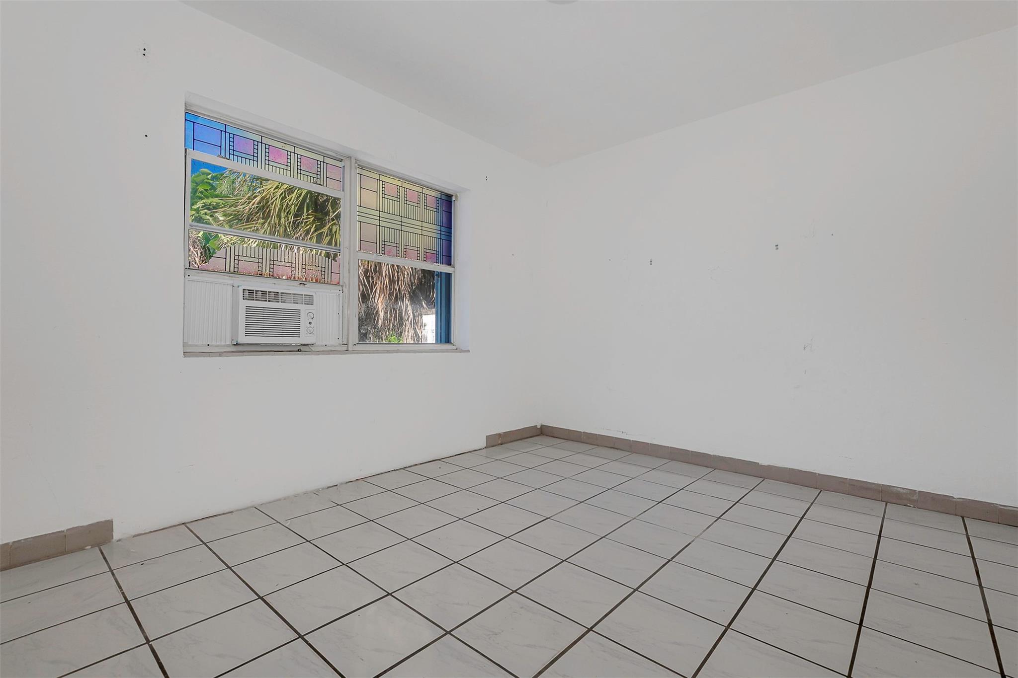 North Hollywood 4-1 B - Residential Income