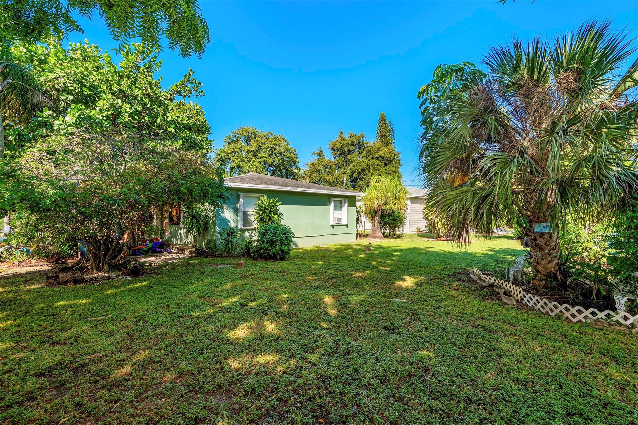 North Hollywood 4-1 B - Residential Income