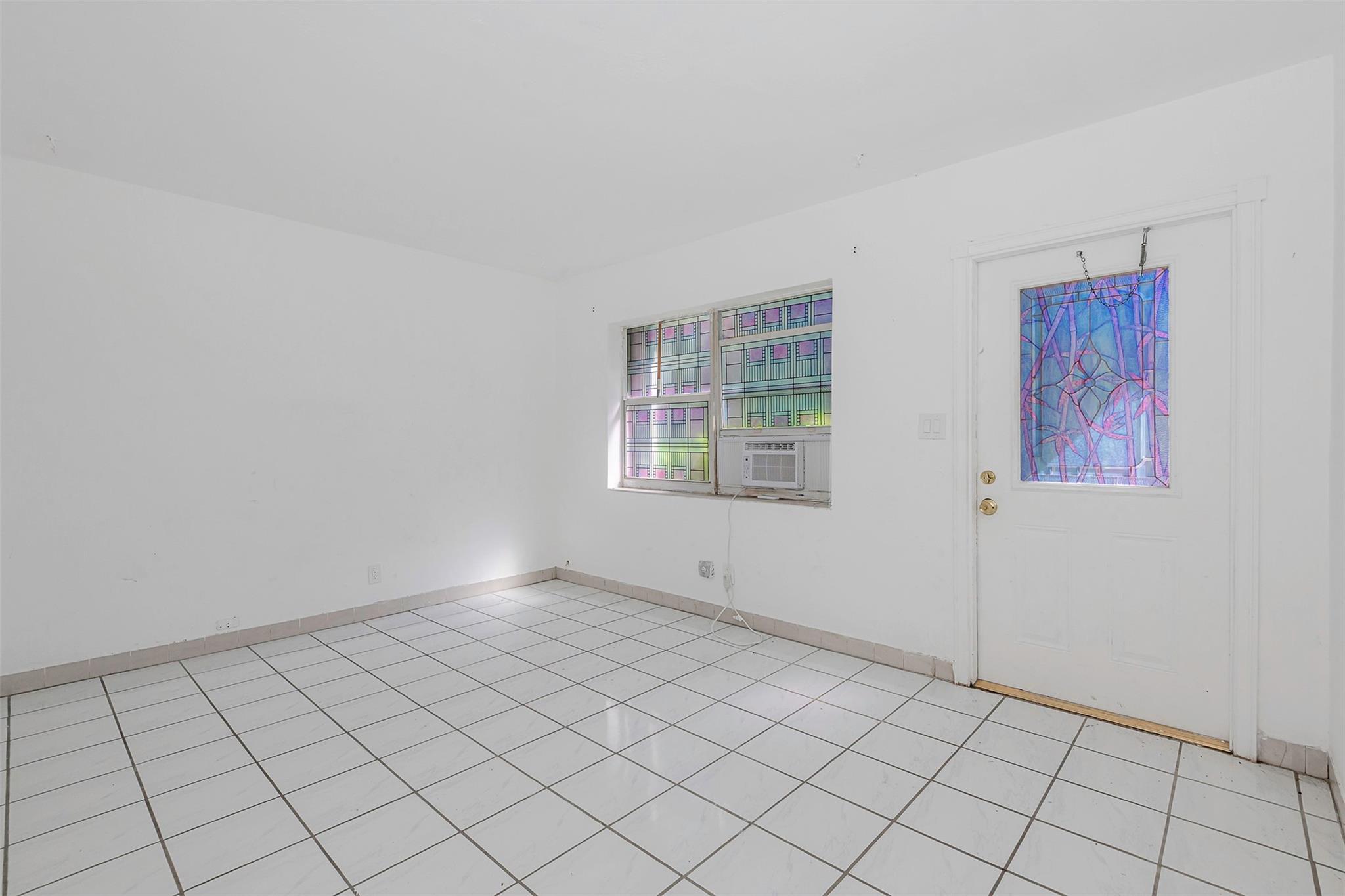 North Hollywood 4-1 B - Residential Income