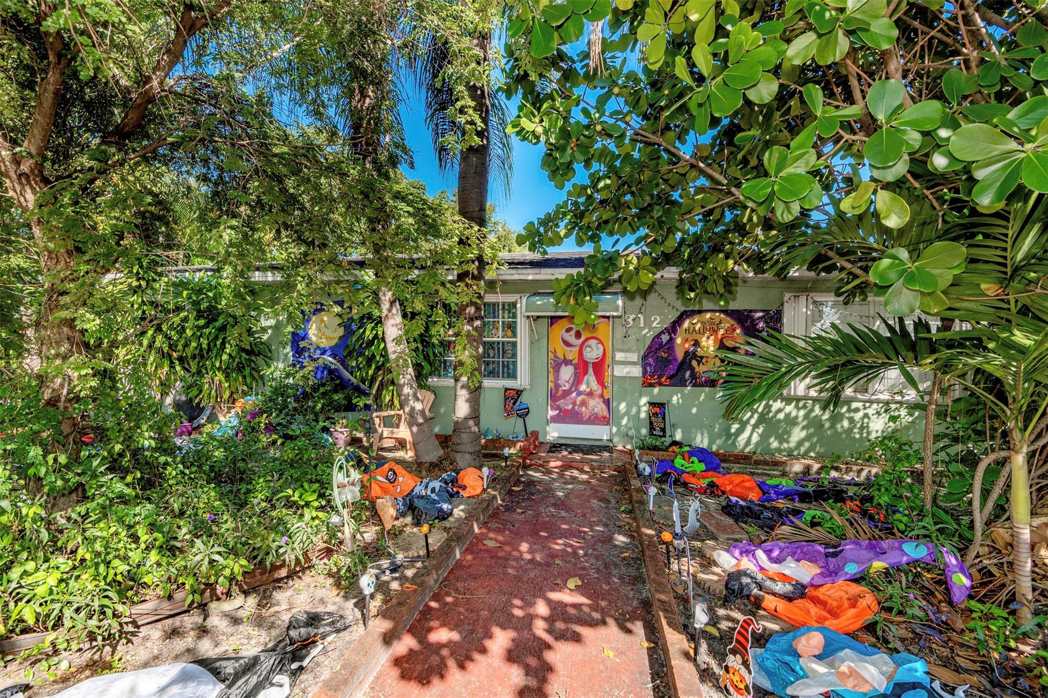 North Hollywood 4-1 B - Residential Income