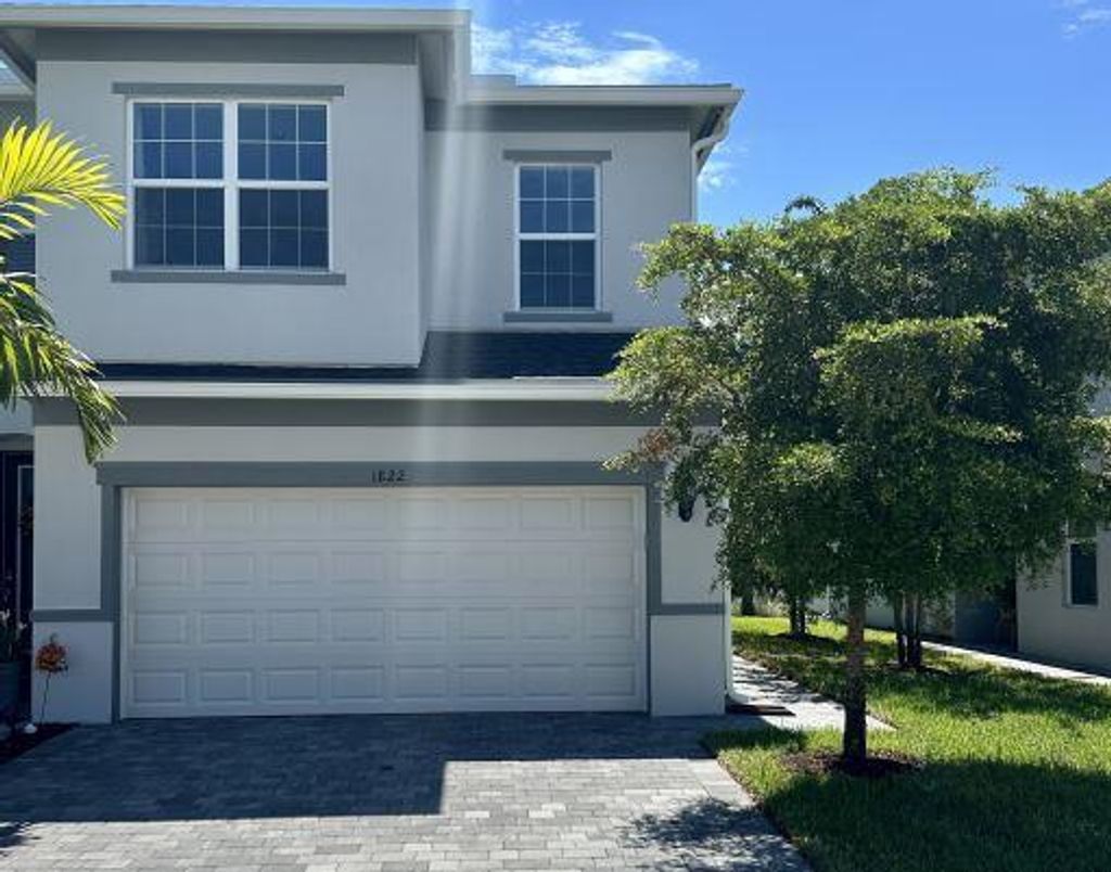 Photo of 1822 SE Ocean Cove Way #015, Stuart, FL 34996 (MLS # R10908013)