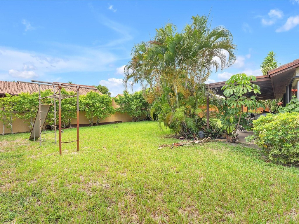 20100 NE 10th Place Way