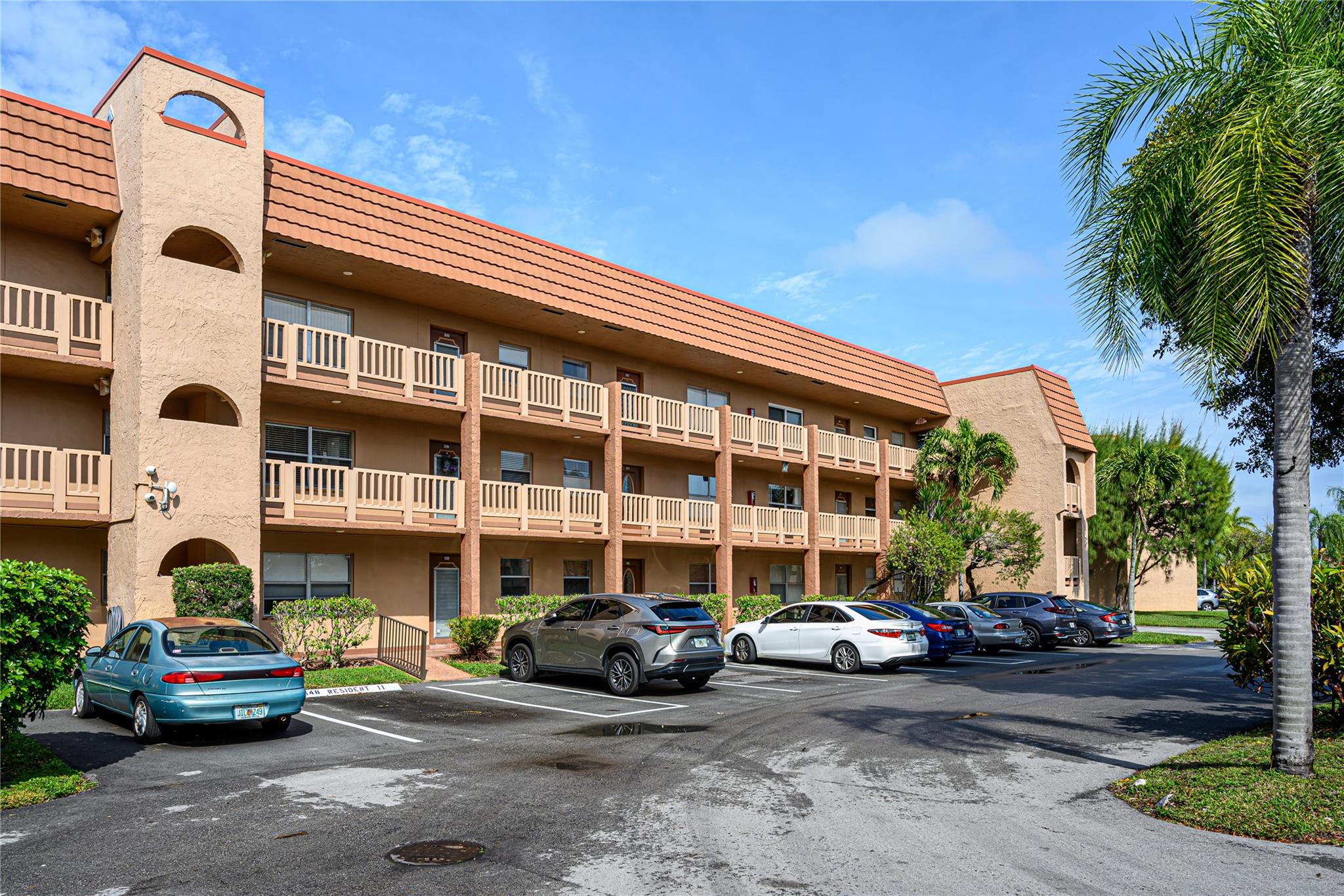 9750 Sunrise Lakes Blvd 211