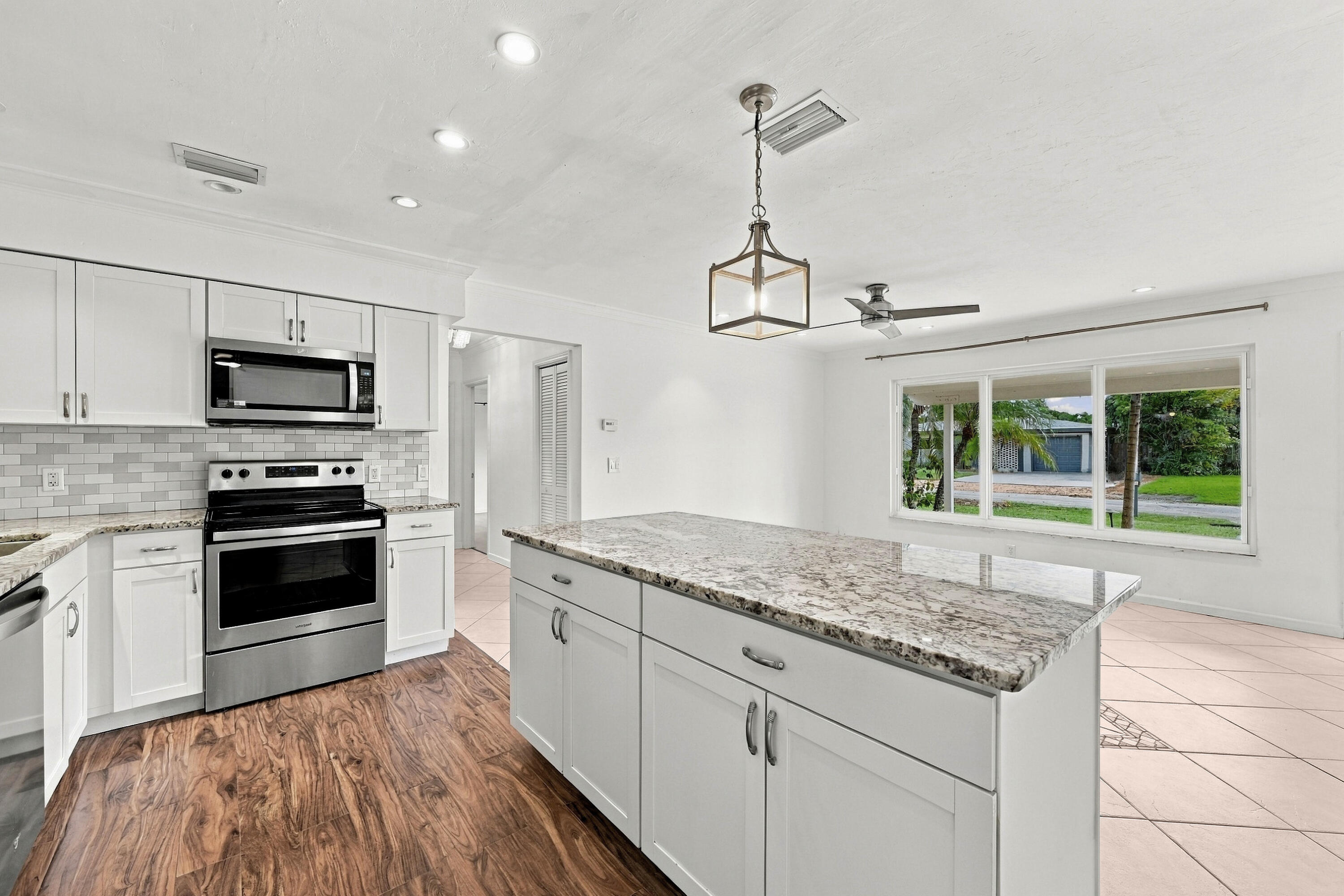 617 NW 28TH Court