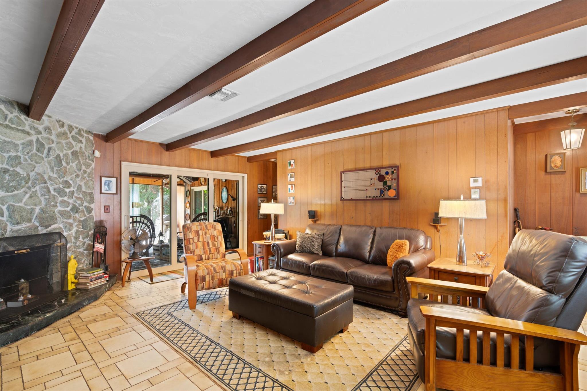 4284 Forest Lane