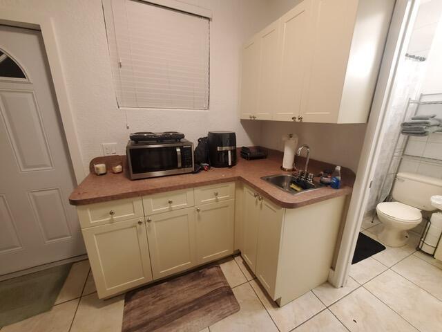 FLAGLER GROVE MANOR - Residential Lease