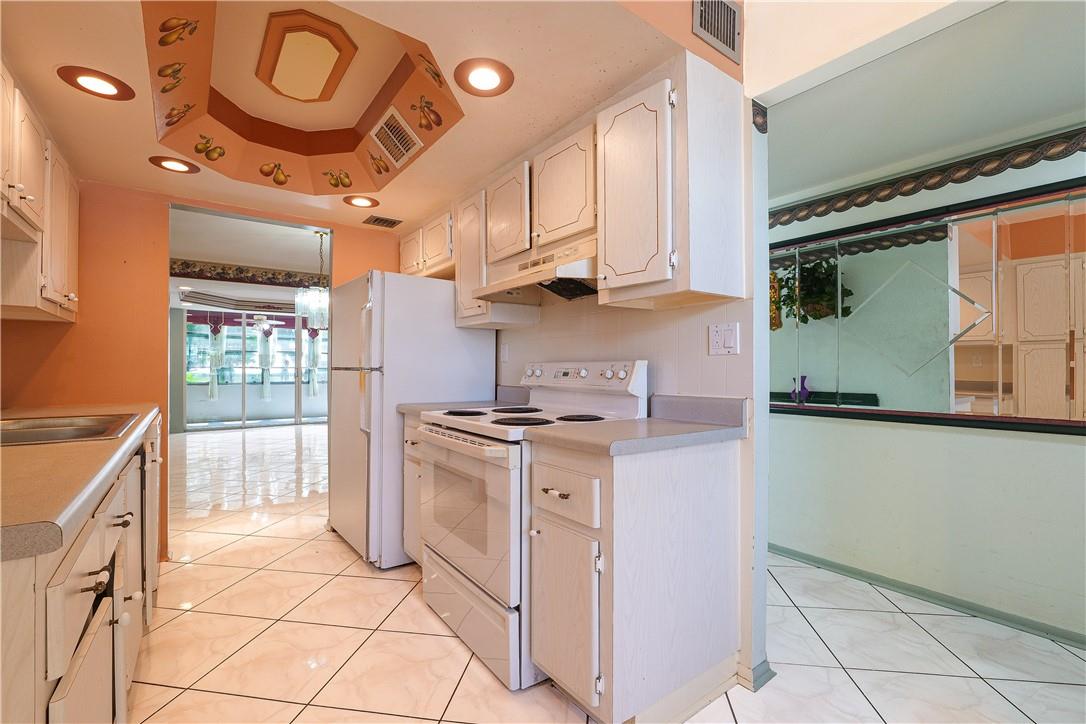 CYPRESS CHASE 3 CONDO - Residential