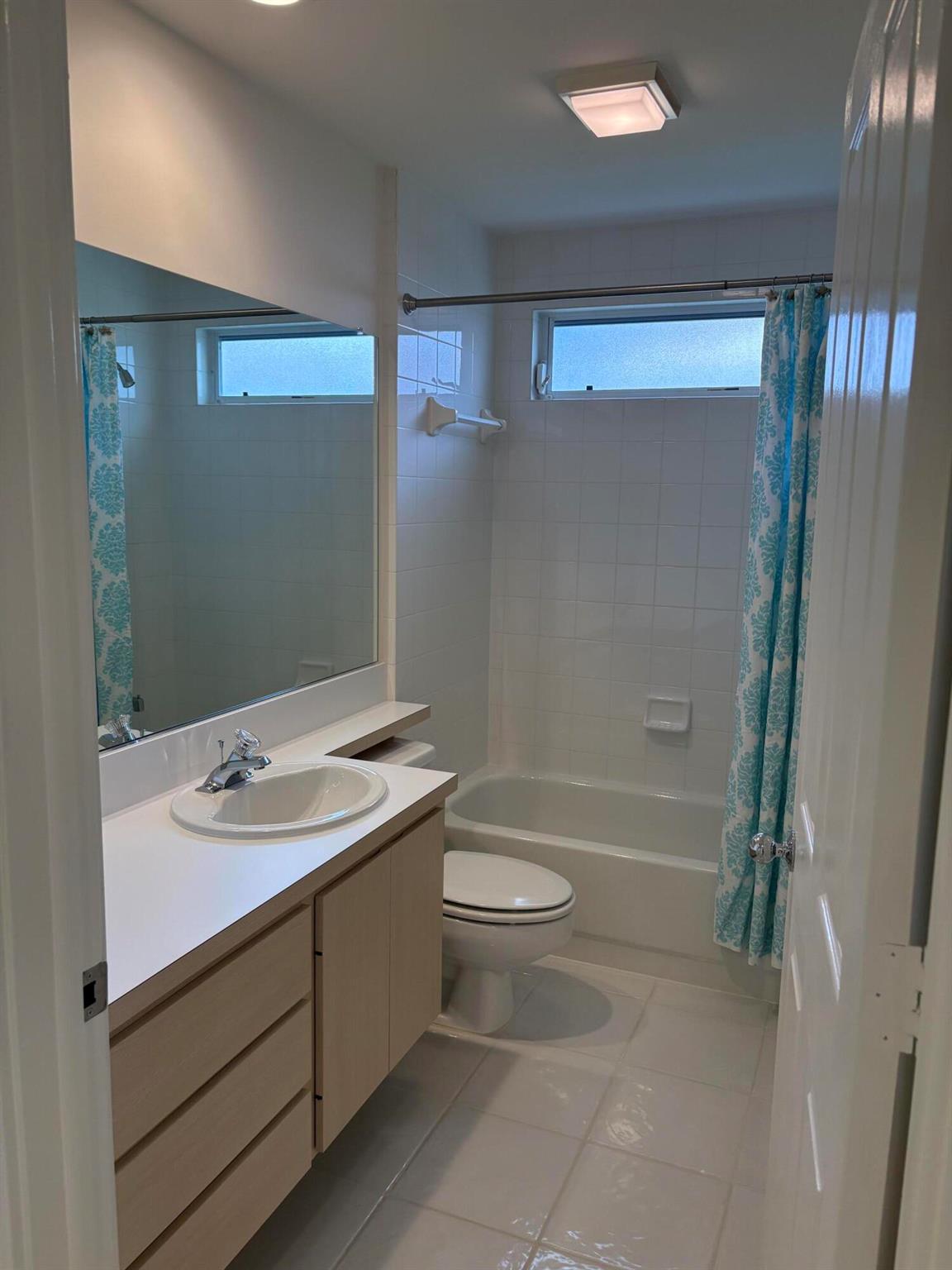 OAKS-SUNTERRACE 4 - Residential Lease