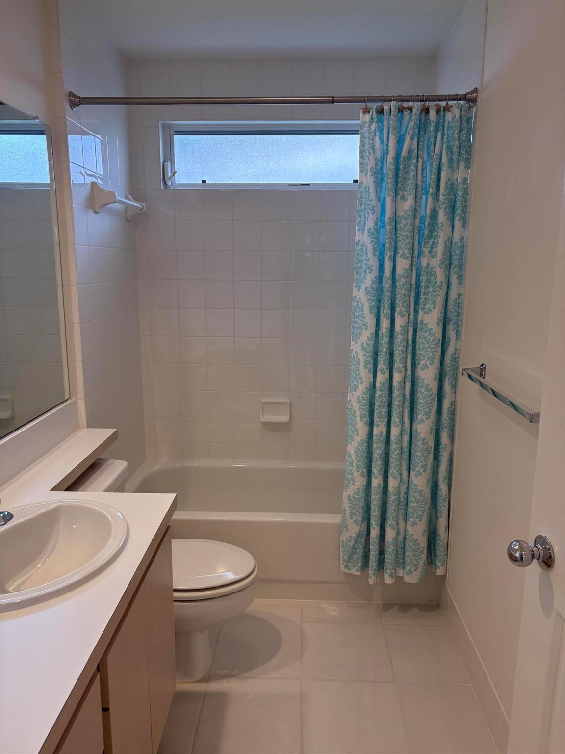 OAKS-SUNTERRACE 4 - Residential Lease