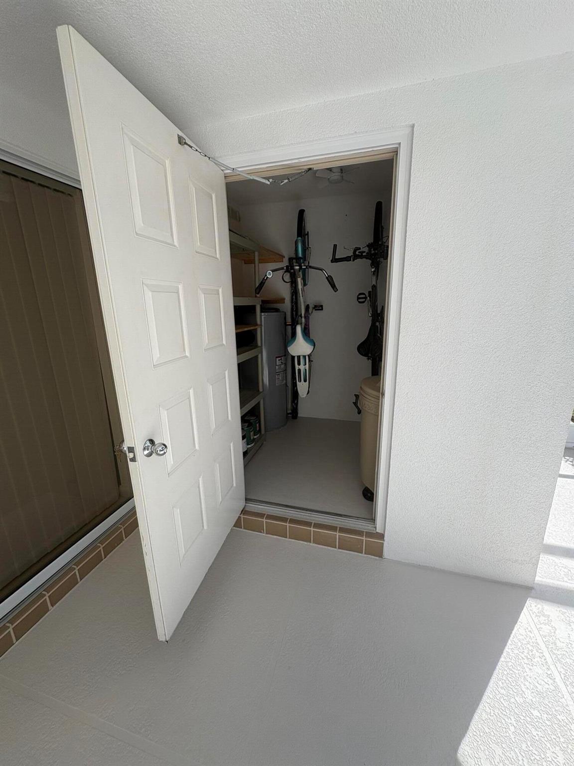 OAKS-SUNTERRACE 4 - Residential Lease