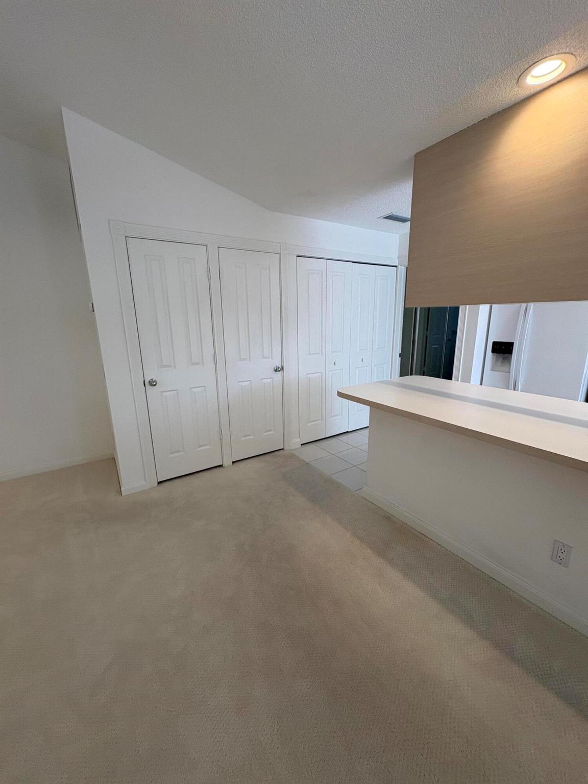 OAKS-SUNTERRACE 4 - Residential Lease