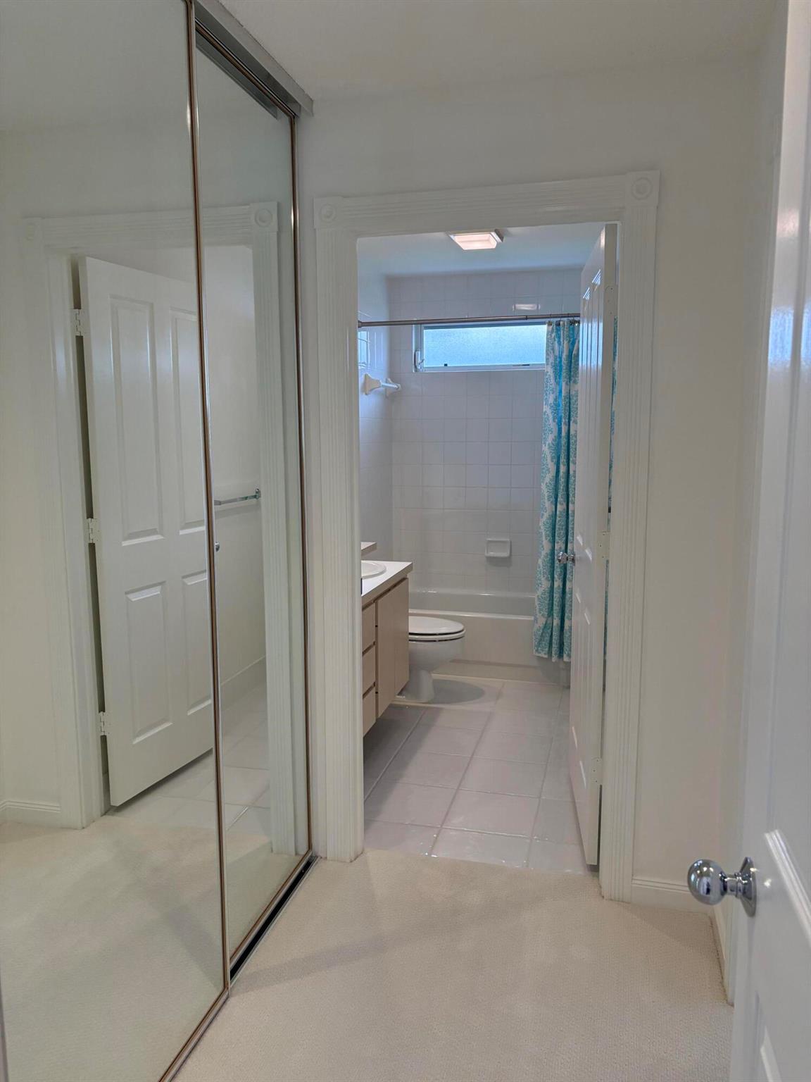 OAKS-SUNTERRACE 4 - Residential Lease