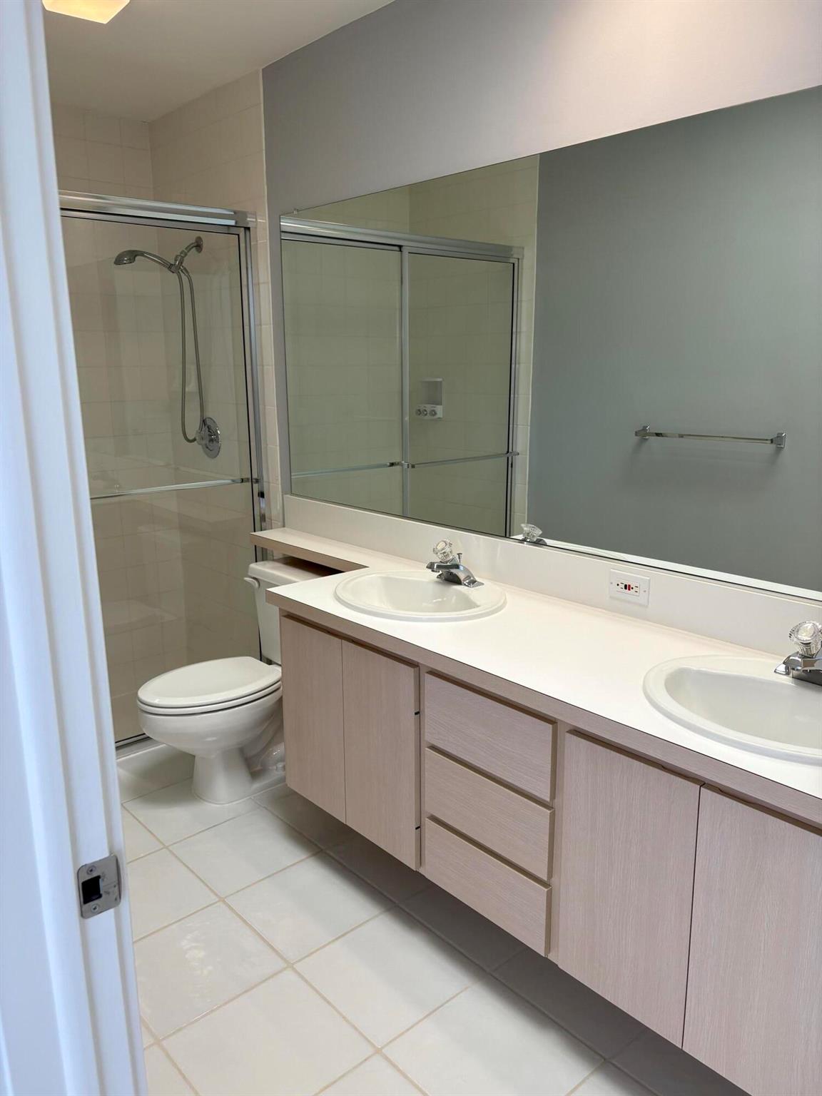 OAKS-SUNTERRACE 4 - Residential Lease