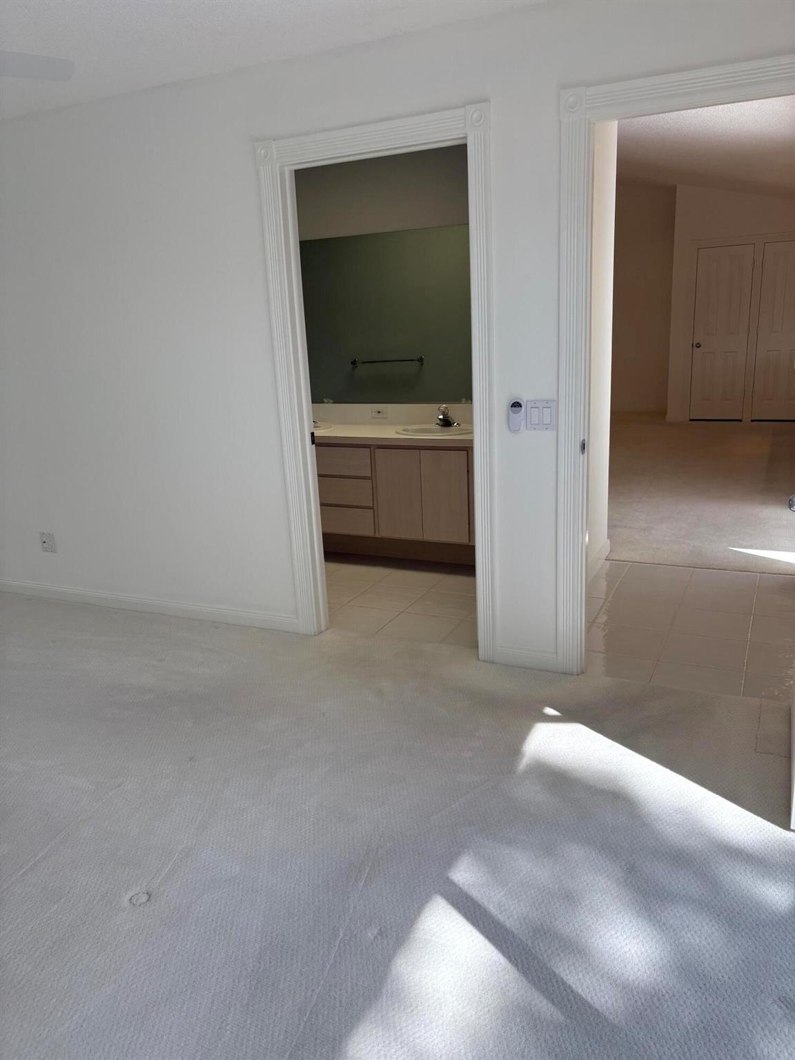 OAKS-SUNTERRACE 4 - Residential Lease