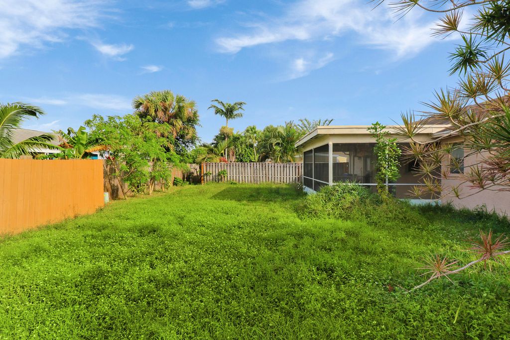 Photo of 116 Deerfield Court, Jupiter, FL 33458 (MLS # R10952665)