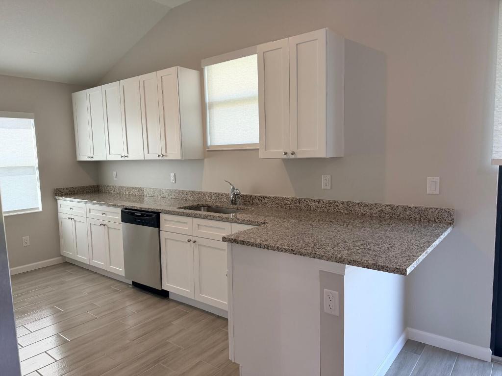 PORT ST LUCIE SECTION  22 - Residential Lease