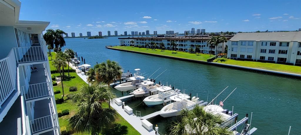 Photo of 104 Paradise Harbour Boulevard #508, North Palm Beach, FL 33408 (MLS # R10888805)