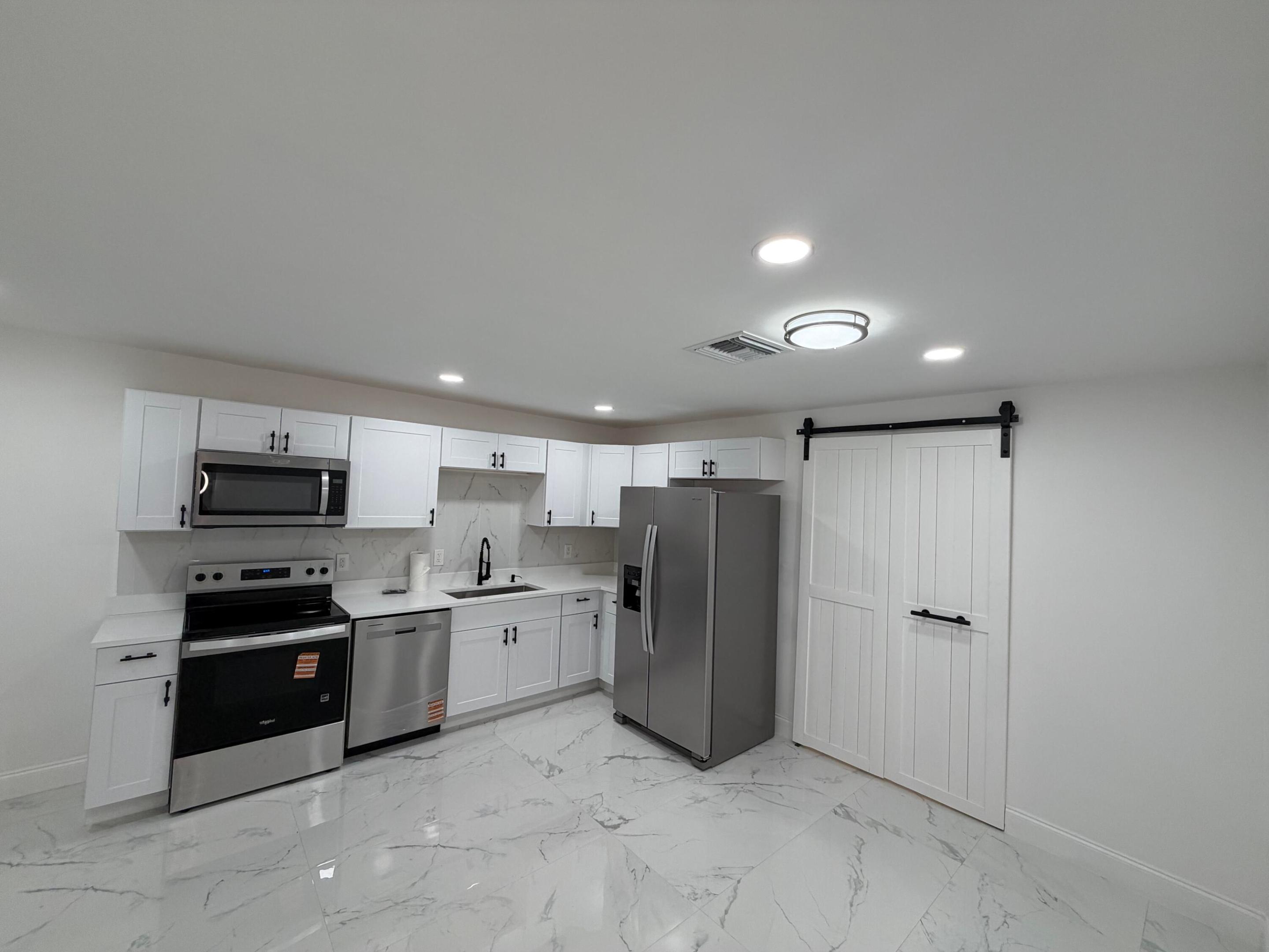 SPRINGBANK PARK SEC 2 - Residential Lease