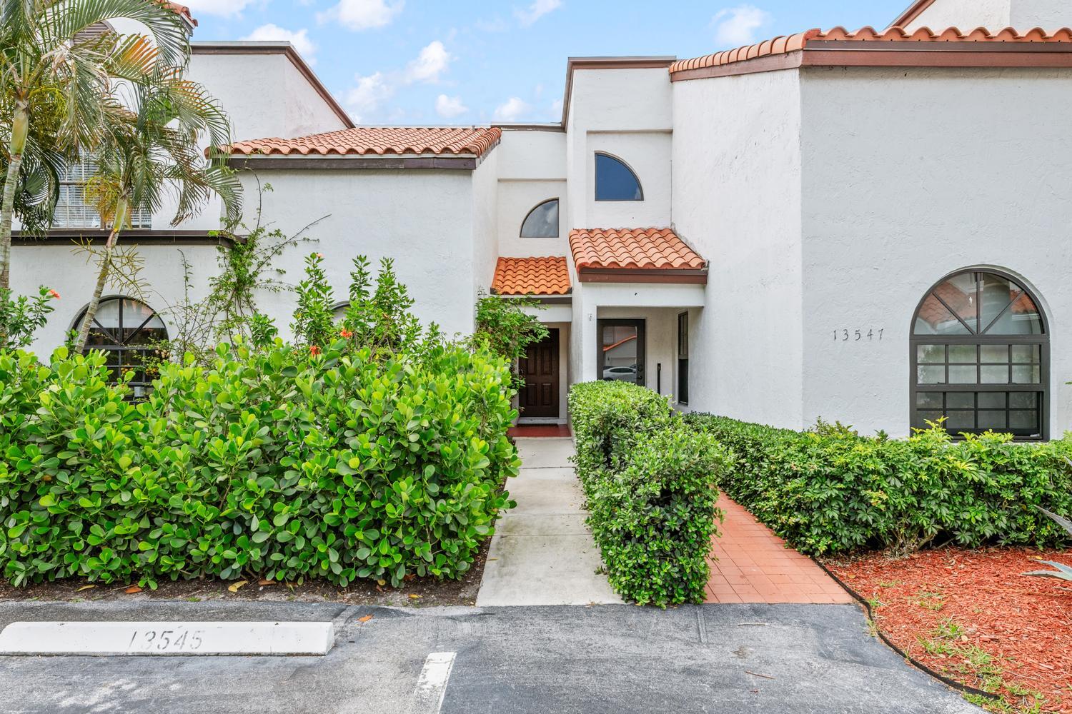 WELLINGTON OF WELLINGTON - Residential Lease