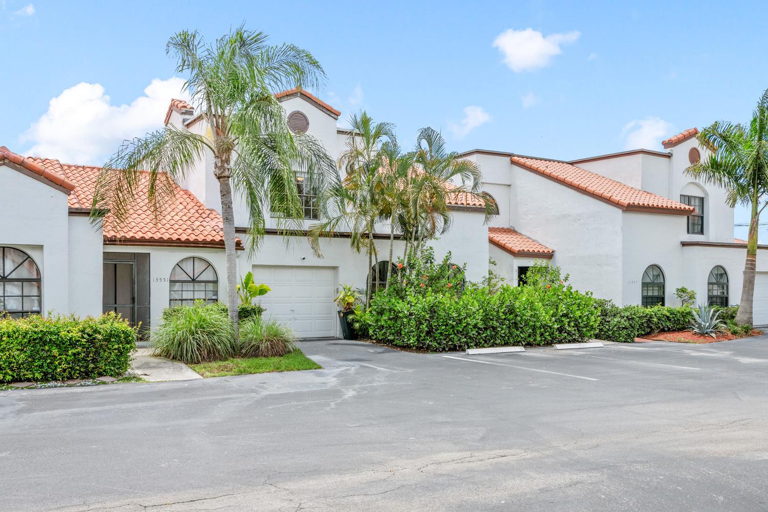 WELLINGTON OF WELLINGTON - Residential Lease