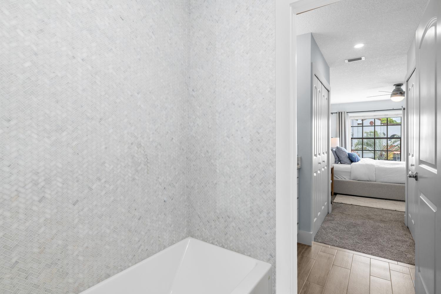 WELLINGTON OF WELLINGTON - Residential Lease