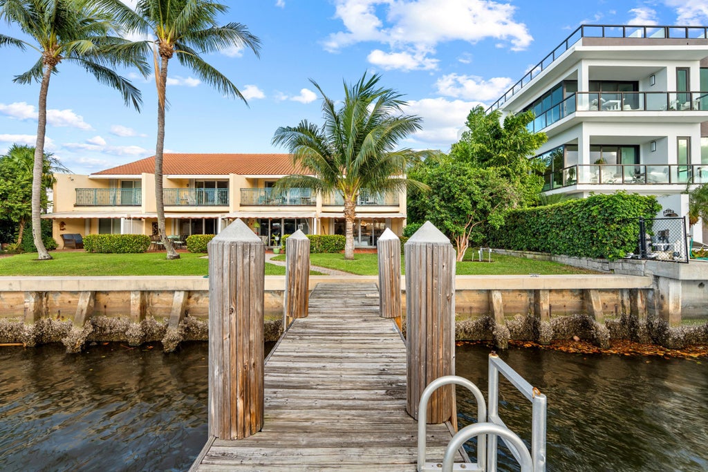 Photo of 336 VENETIAN Drive #1, Delray Beach, FL 33483 (MLS # B26082901)