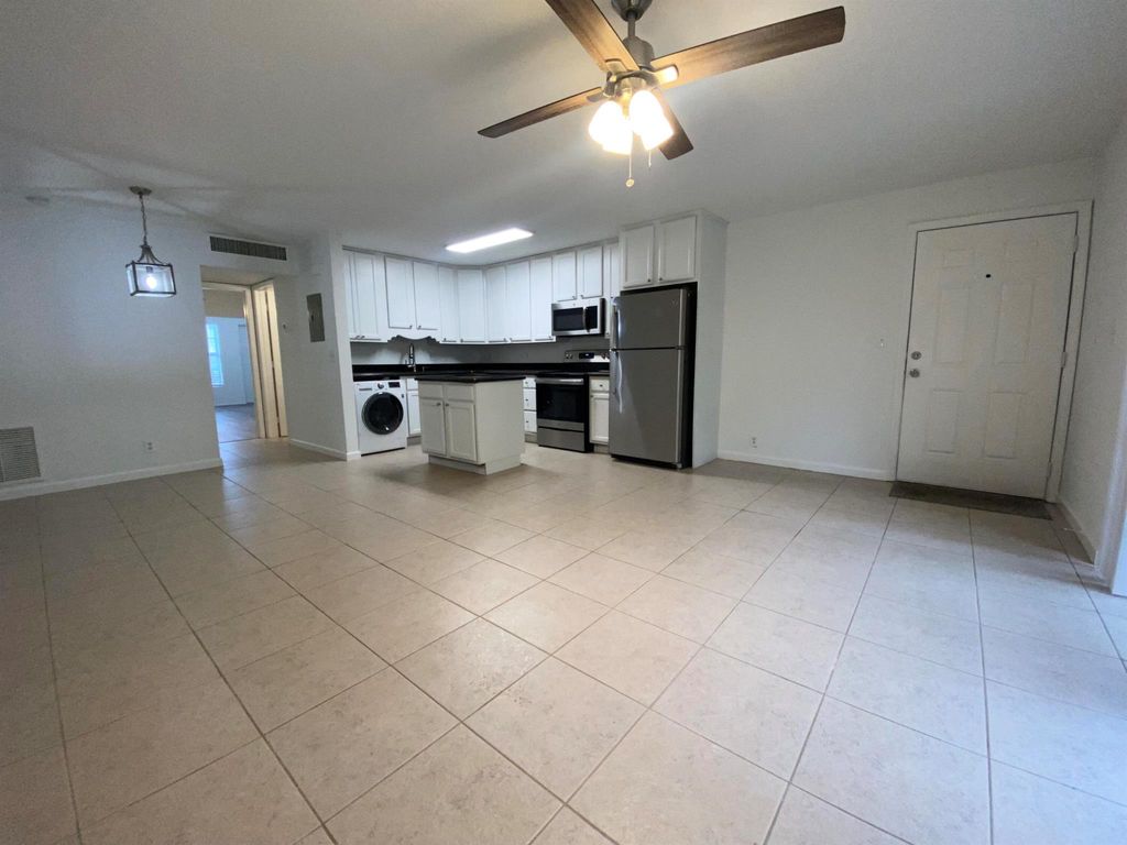 Photo of 102 N Lakeside Drive #3, Lake Worth Beach, FL 33460 (MLS # R11100373)
