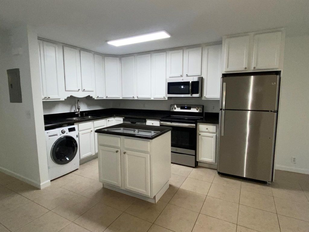 Photo of 102 N Lakeside Drive #3, Lake Worth Beach, FL 33460 (MLS # R11100373)