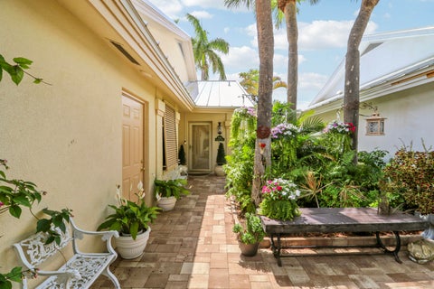 Photo of 154 Sandbar Drive, Jupiter, FL 33477 (MLS # B26025800)