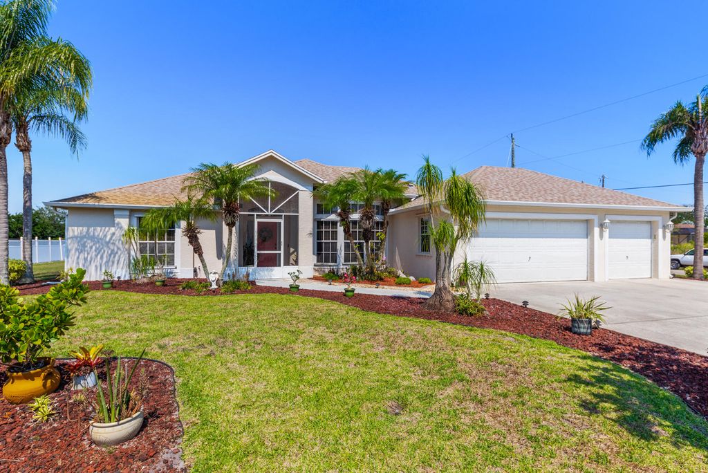 Photo of 308 SW Lacroix Avenue, Port Saint Lucie, FL 34953 (MLS # R10800954)