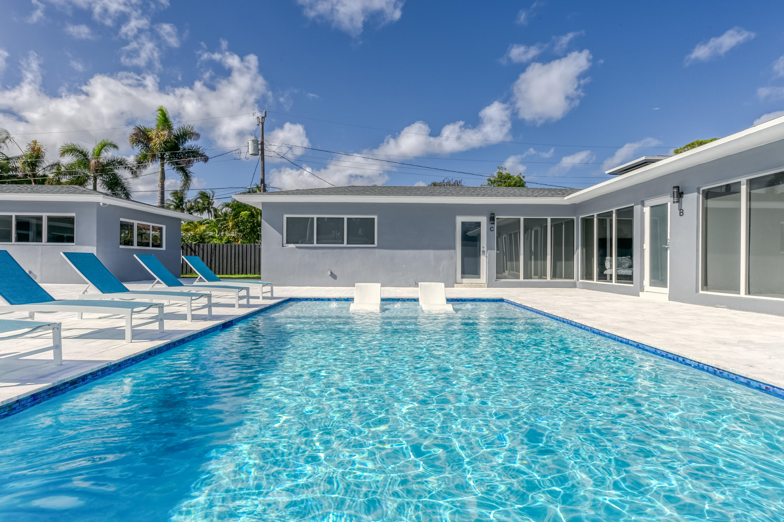 CORAL GARDENS - Residential Income