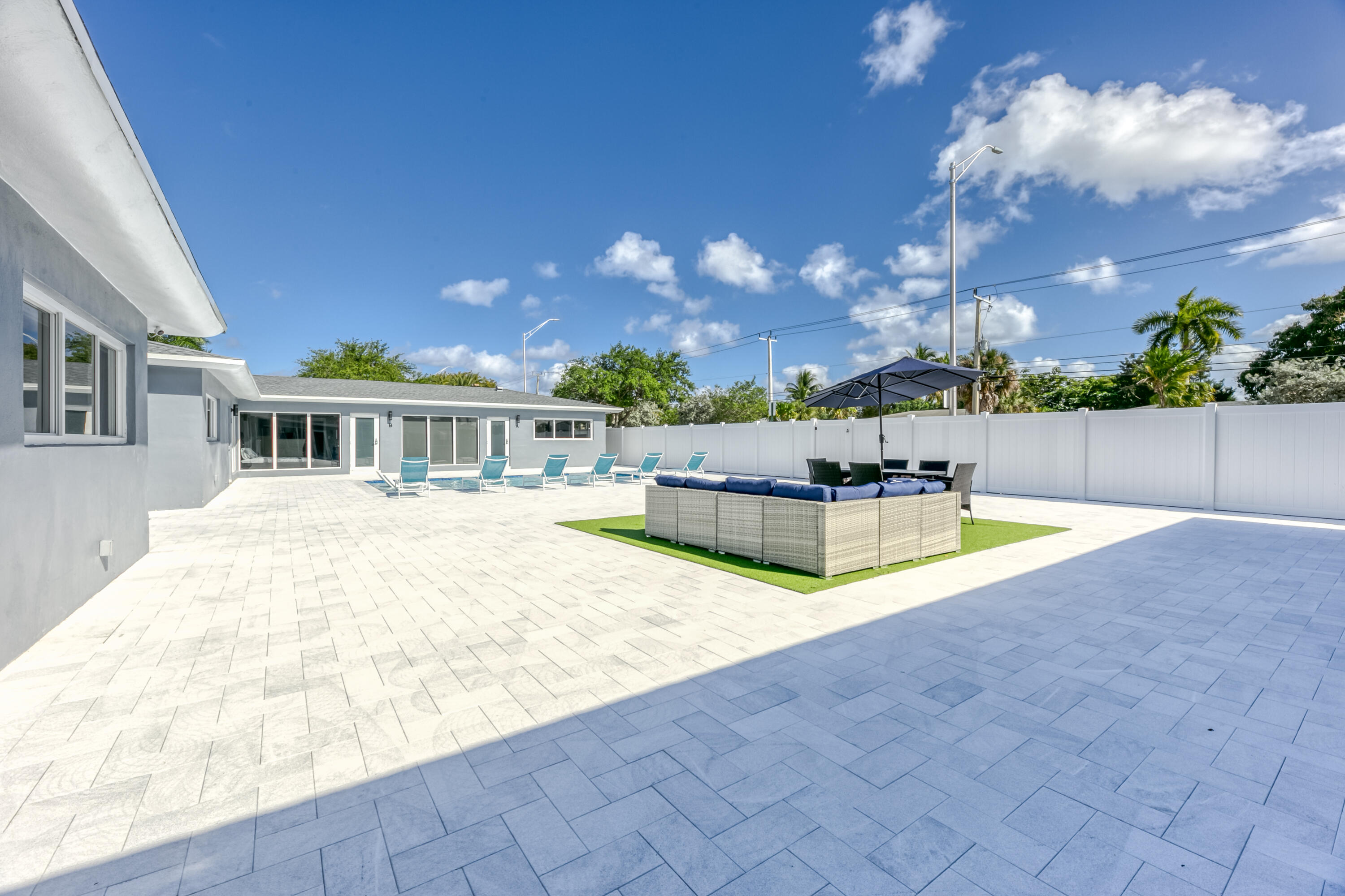 CORAL GARDENS - Residential Income