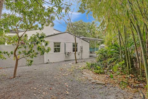 A home in Biscayne Park