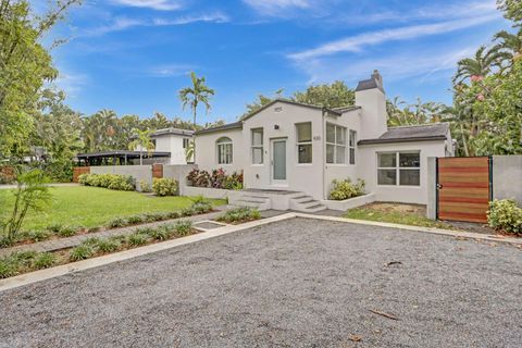 A home in Biscayne Park