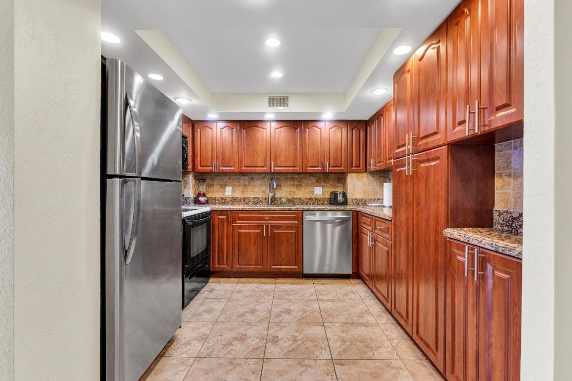 Hemispheres Condo - Residential Lease