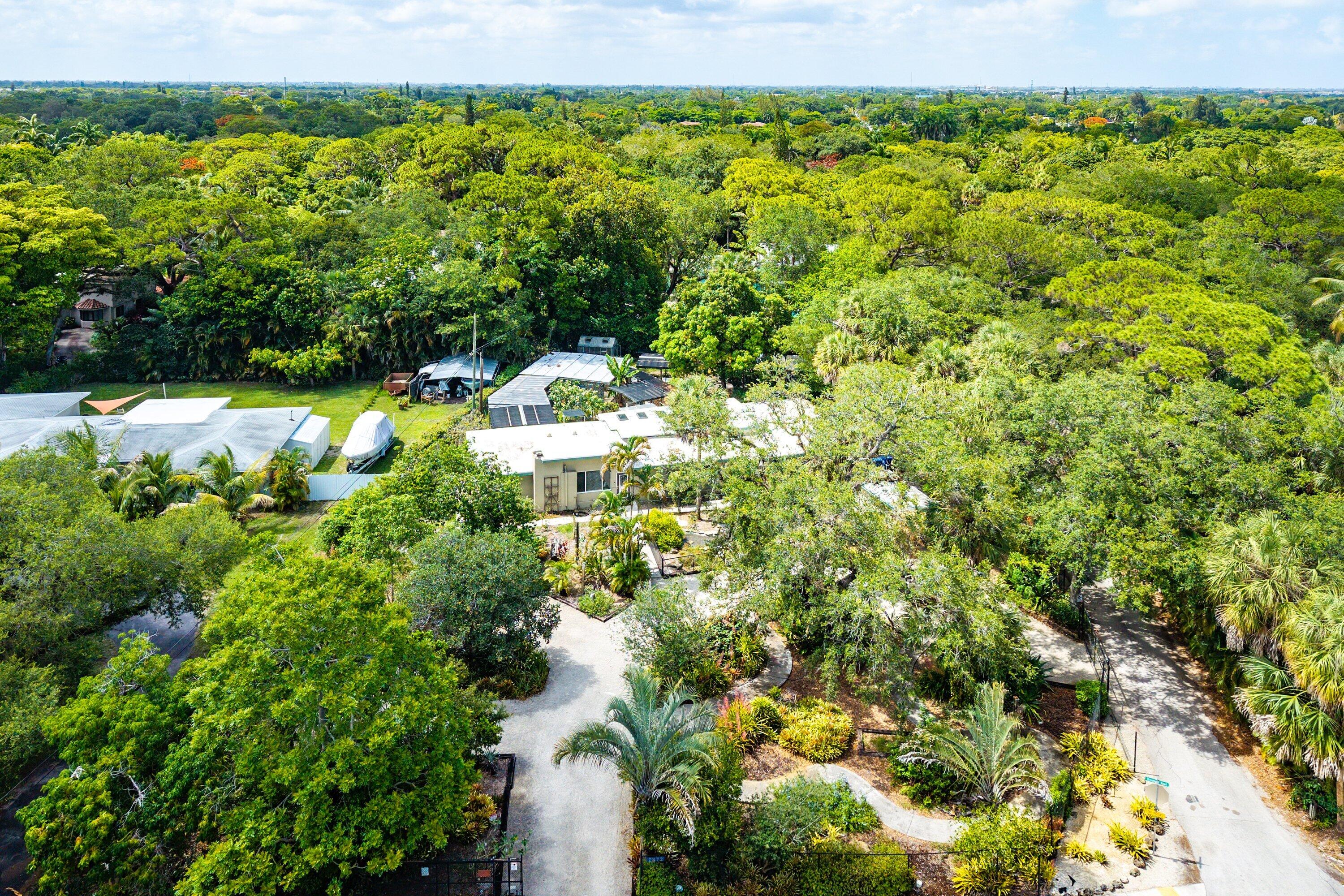 2873 Riverland Road, Fort Lauderdale, FL, 33312/$950,000 3 2873 Riverland Road