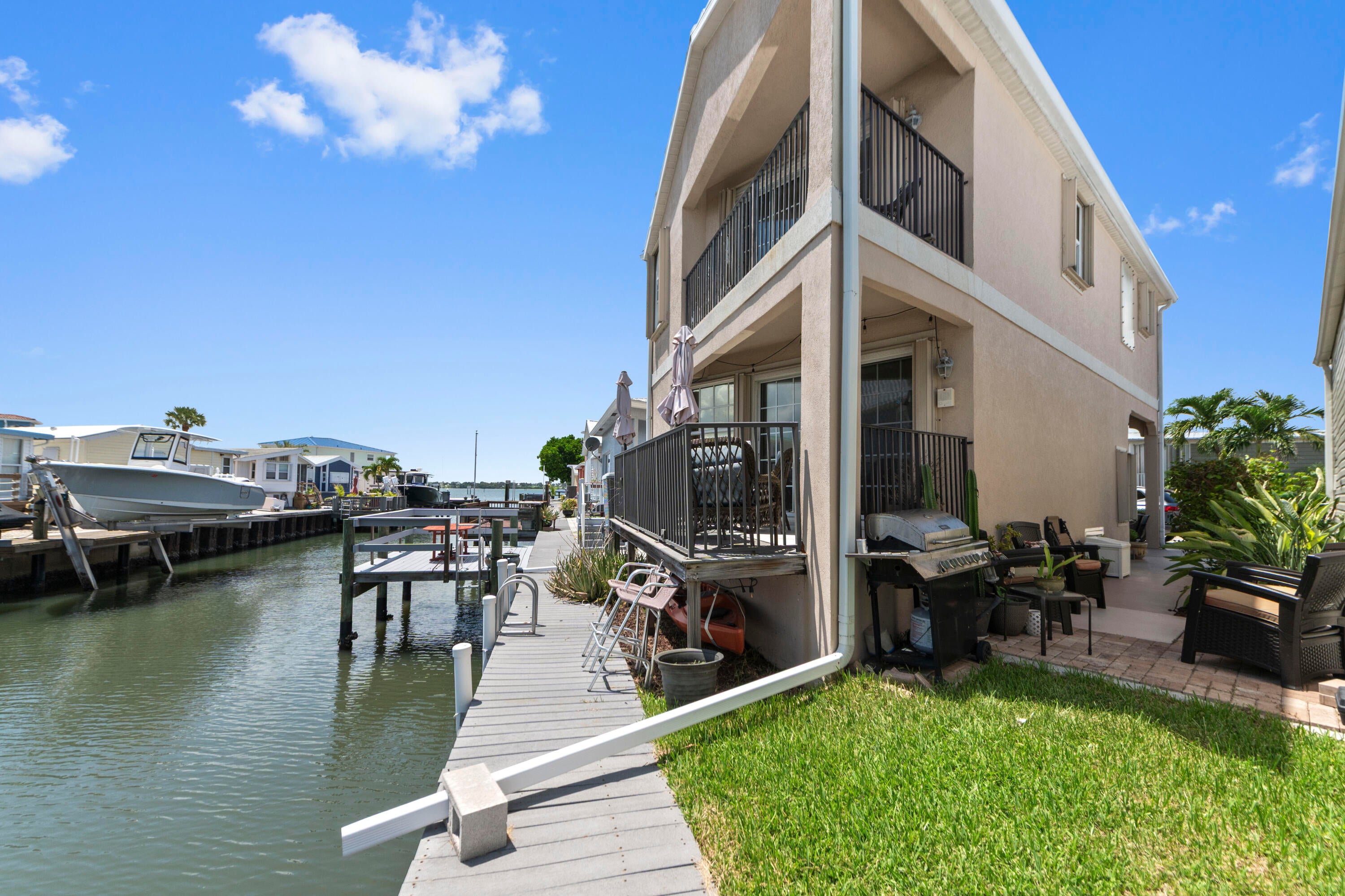 37 Nettles Boulevard