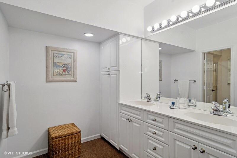 RESERVE GOLF VILLAS - Residential Lease