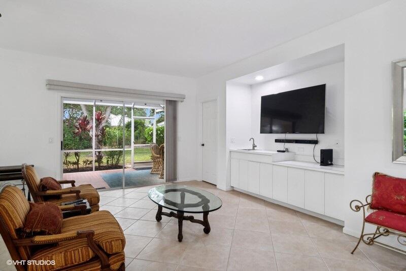 RESERVE GOLF VILLAS - Residential Lease