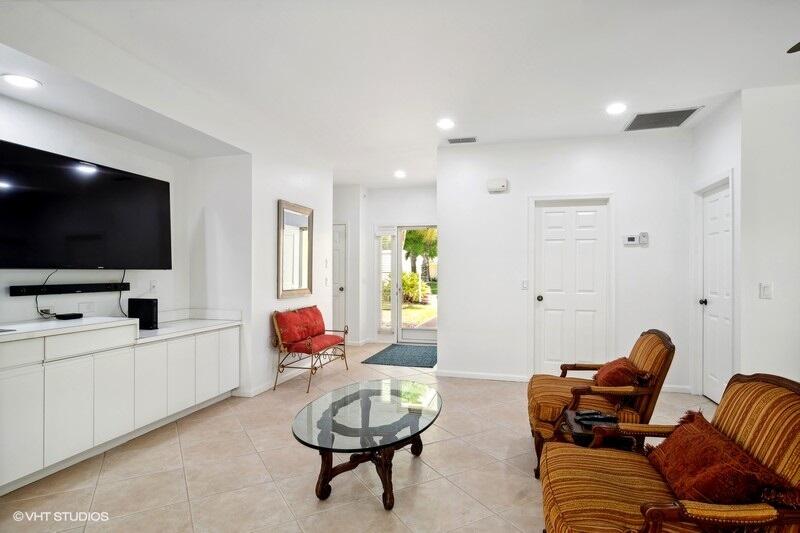 RESERVE GOLF VILLAS - Residential Lease