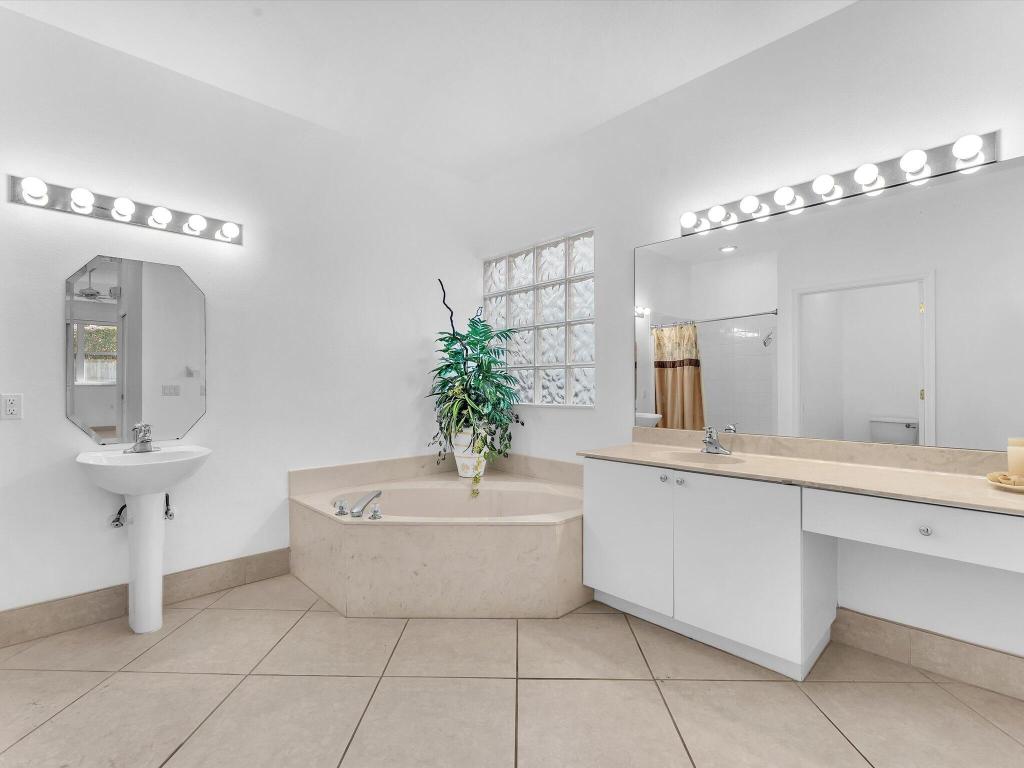 CASTLE ROCK A REPLAT - Residential